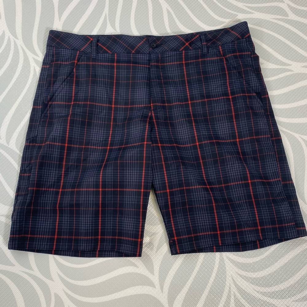 Fila Sport Golf Shorts Men's 40 Black Red Plaid Performance Flat Front Stretch